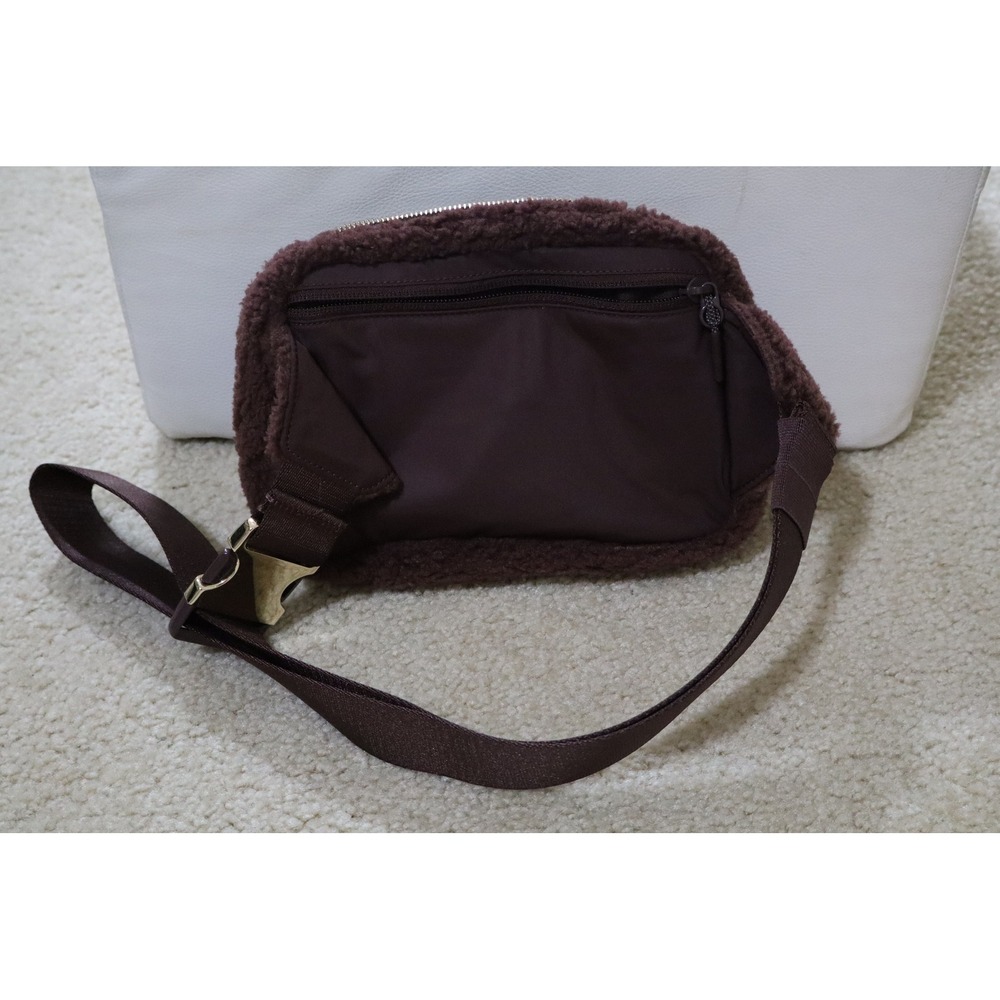 Fleece Sherpa Athleisure Lululemon Everywhere Belt Bag OS Brown Gold Hardware - Picture 6 of 7